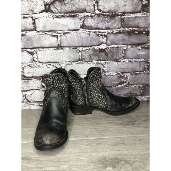 Circle G by Corral Black Leather Cut Out Distressed Heel Ankle Boots Women 9.5M - Picture 2 of 16